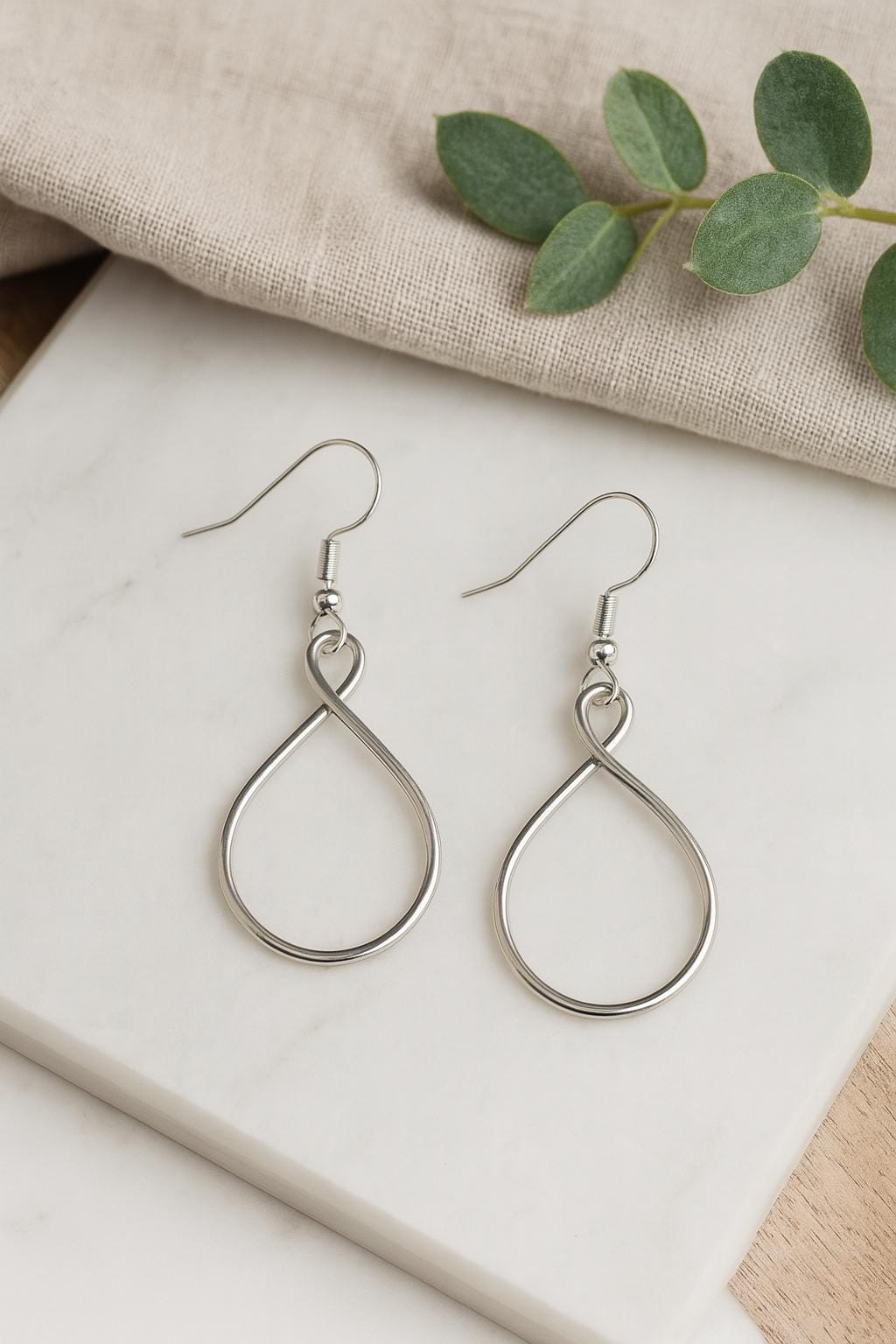 teardrop earrings, gold earrings, modern earrings, gold earrings, minimalist earrings, women's earrings, gold jewelry, women's jewelry, st clair fine jewelry, earrings
